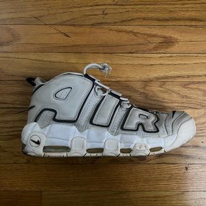 Nike Air More Tempo Sz. 11.5
Pippens Grey